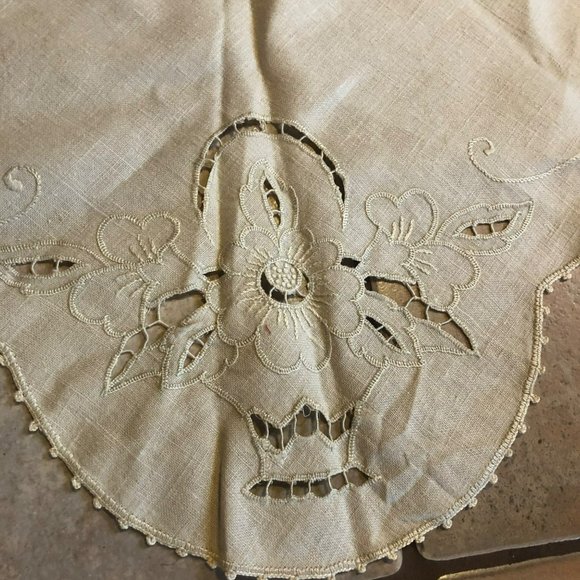 Battenburg Lace Lg Doily Table Topper Linen MCM Farmhouse - Picture 2 of 6